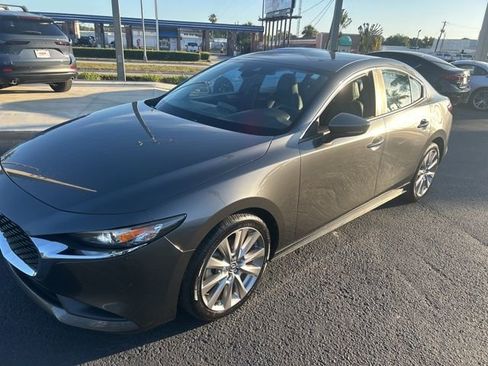 Used 2021 MAZDA MAZDA3 s FWD image 3