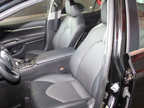 Used 2024 Toyota Camry SE FWD image 29