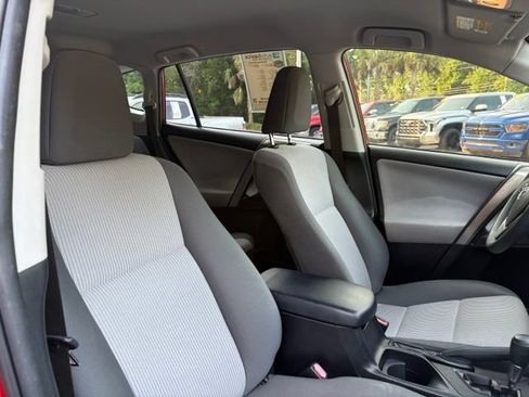 Used 2014 Toyota RAV4 LE FWD image 29