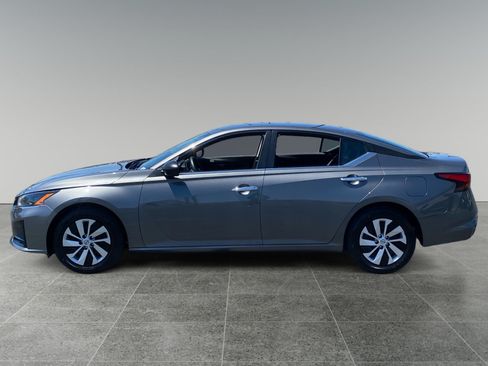 Used 2025 Nissan Altima 2.5 S FWD image 2