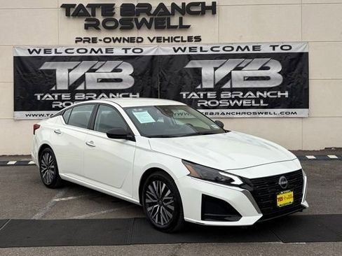 Used 2025 Nissan Altima 2.5 SV FWD image 10