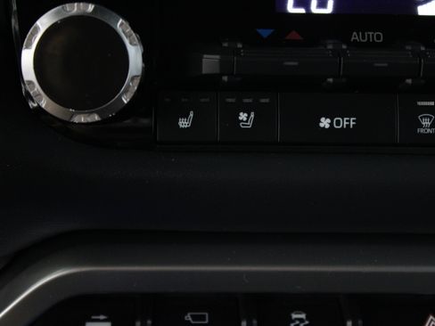 Used 2022 Toyota Tundra Platinum AWD/4WD image 23