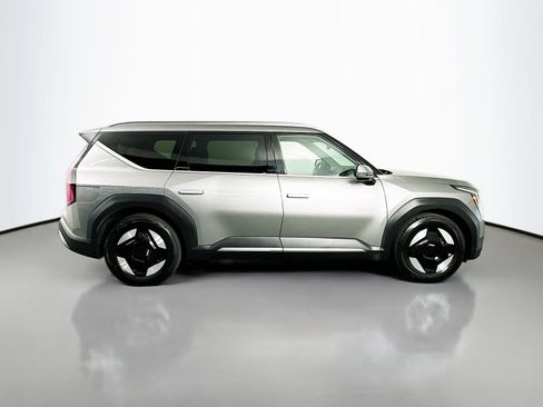 Used 2024 Kia EV9 Wind AWD/4WD image 8