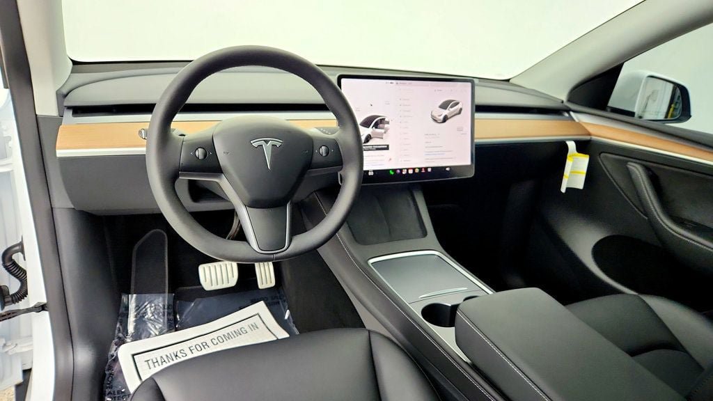 Used 2024 Tesla Model Y Performance AWD/4WD image 12