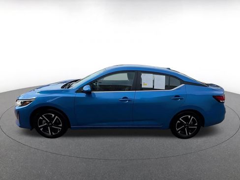 Used 2025 Nissan Sentra SV FWD image 9
