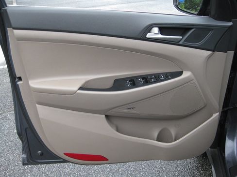 Used 2021 Hyundai Tucson Limited FWD image 10