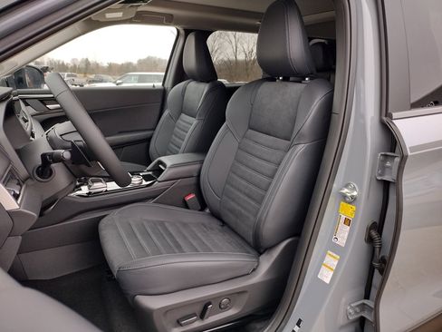 New 2026 Mitsubishi Outlander Trail Edition image 7