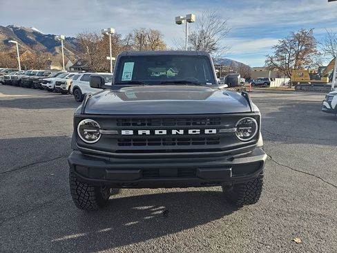 New 2025 Ford Bronco 4-Door image 3