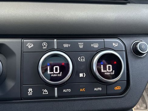 Certified 2022 Land Rover Defender 110 X-Dynamic SE AWD/4WD image 27