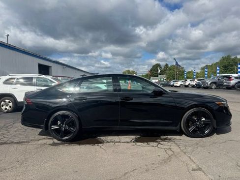 Used 2025 Honda Accord Sport image 1