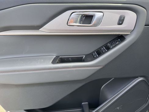 New 2026 Ford Explorer Active AWD/4WD image 15