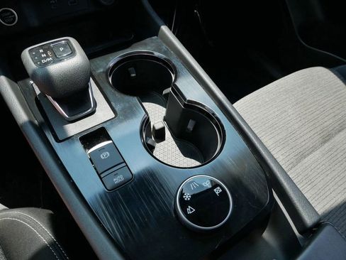 Used 2023 Nissan Rogue SV image 26