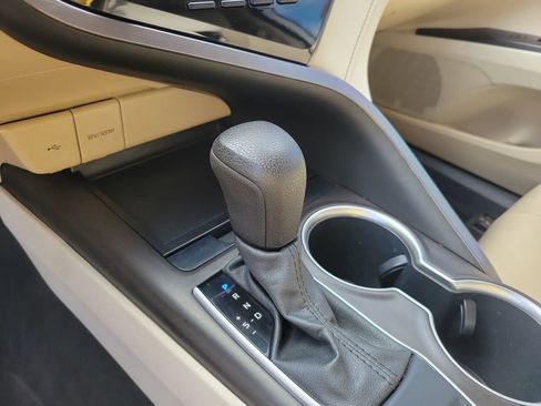 Used 2021 Toyota Camry LE image 22