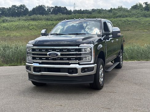 New 2026 Ford F250 Lariat w/ Lariat Ultimate Package AWD/4WD image 1