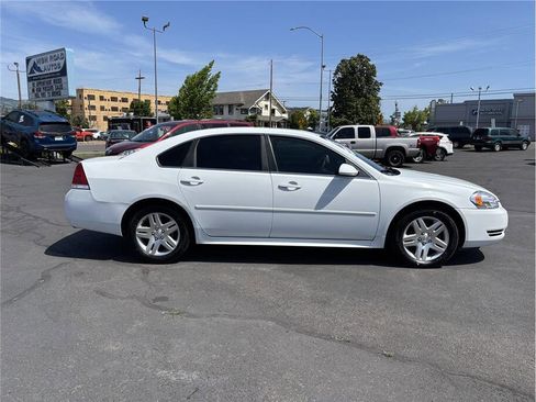 Used 2015 Chevrolet Impala LT w/ LT Sunroof Package FWD image 6