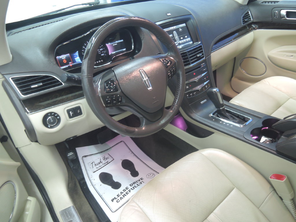 Used 2014 Lincoln MKT AWD w/ Equipment Group 201A image 5