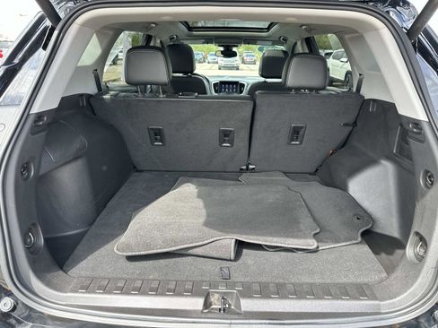 Certified 2023 GMC Terrain SLT AWD/4WD image 9
