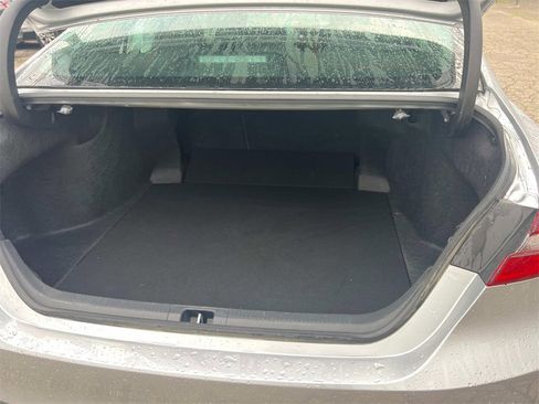Used 2023 Toyota Camry LE image 10