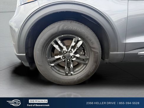 Used 2023 Ford Explorer XLT RWD image 27