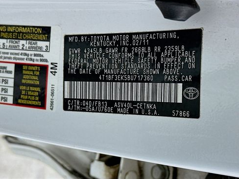 Used 2011 Toyota Camry LE image 12