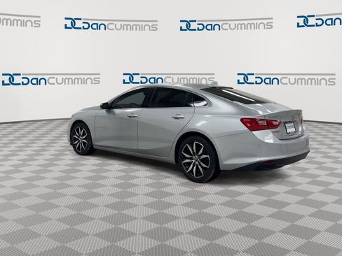 Used 2017 Chevrolet Malibu LT image 6