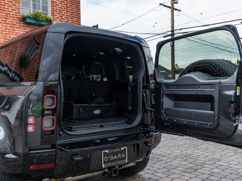 Used 2025 Land Rover Defender 110 X image 24