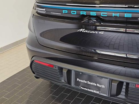 New 2024 Porsche Macan 4 Electric image 16