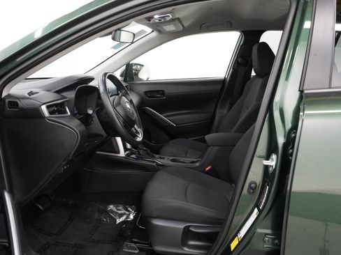 Used 2022 Toyota Corolla Cross LE AWD/4WD image 18