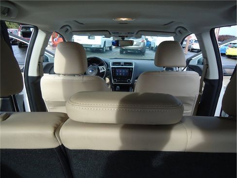 Used 2018 Subaru Outback 2.5i Limited image 16