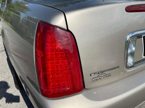 Used 2003 Cadillac De Ville w/ Comfort & Convenience Package FWD image 31