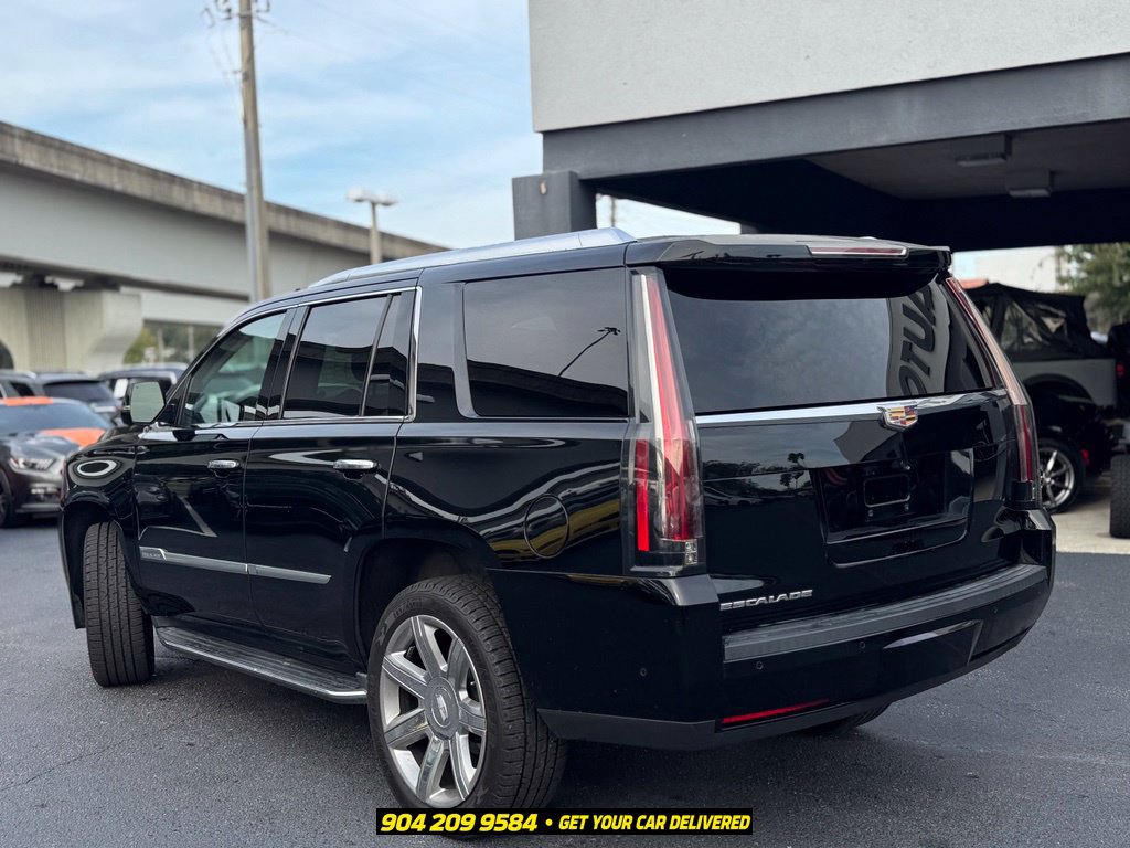 Used 2020 Cadillac Escalade Luxury AWD/4WD image 4