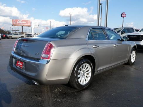 Used 2014 Chrysler 300 image 5