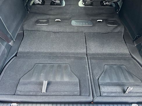 New 2026 Chrysler Pacifica Pinnacle image 13