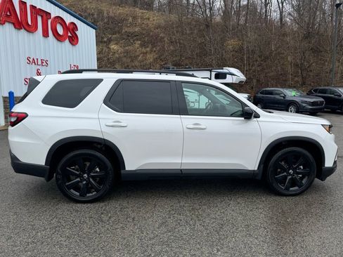 Used 2025 Honda Pilot Black Edition image 8