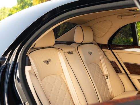 Used 2014 Bentley Mulsanne RWD image 76