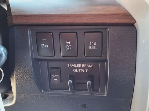 Used 2018 Toyota Tundra Limited image 20