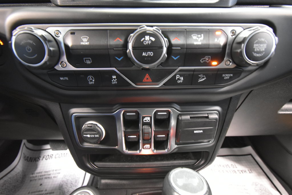 Used 2020 Jeep Wrangler Unlimited Sahara AWD/4WD image 16
