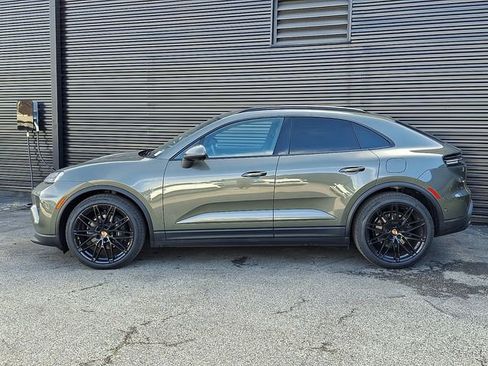 New 2026 Porsche Macan 4 Electric image 2