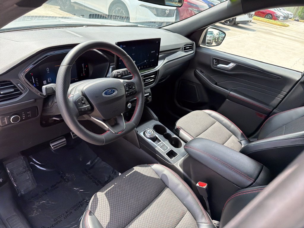 Used 2023 Ford Escape ST-Line w/ Tech Pack #1 AWD/4WD image 13