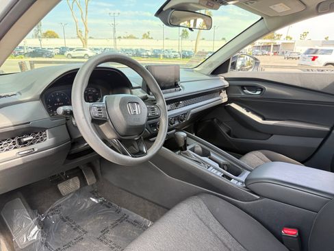 Used 2025 Honda Accord SE image 10