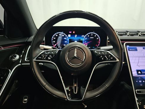 Used 2023 Mercedes-Benz S 500 4MATIC w/ AMG Line image 11