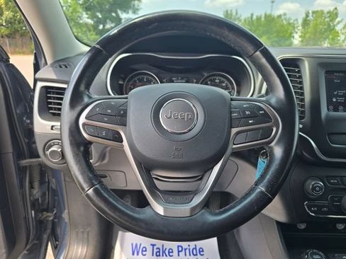 Used 2020 Jeep Cherokee Latitude w/ Cold Weather Group AWD/4WD image 23