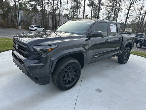 Certified 2025 Toyota Tacoma SR5 image 5