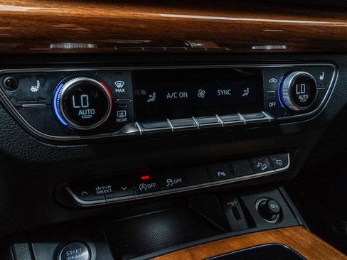 Used 2023 Audi Q5 2.0T Premium w/ Convenience Package image 17