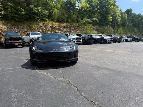 Used 2025 MAZDA MX-5 Miata RF Grand Touring RWD image 2