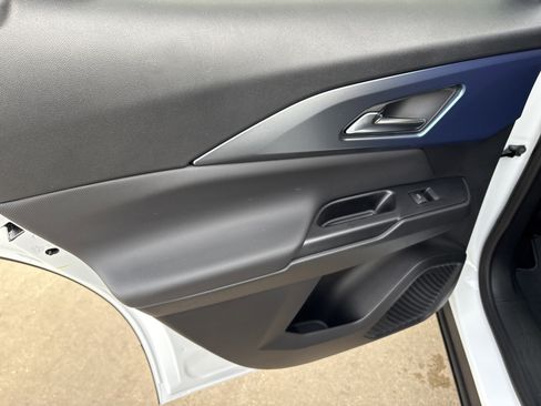 New 2026 Chevrolet Equinox EV LT FWD image 12