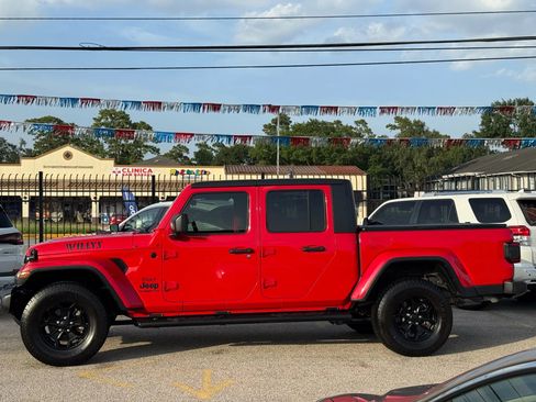 Used 2021 Jeep Gladiator Sport image 10