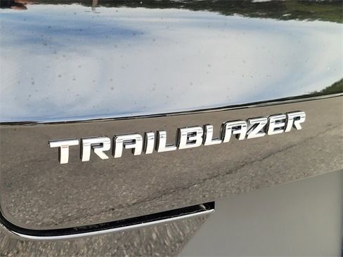 New 2025 Chevrolet TrailBlazer LT w/ Convenience Package image 19