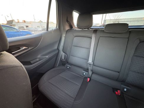 Used 2025 Chevrolet Equinox LT image 38