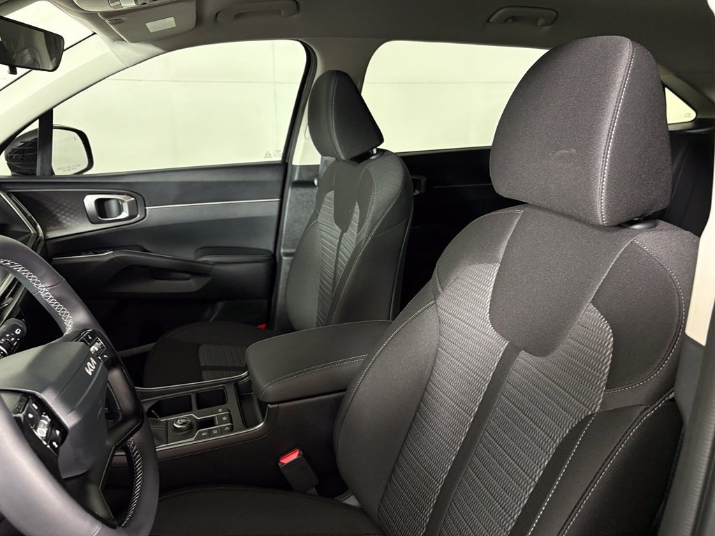 New 2026 Kia Sorento LX FWD image 17